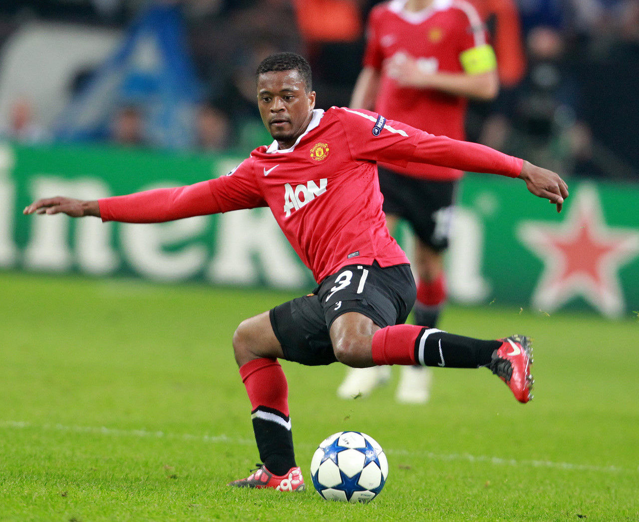 表现多次荣 表现多次荣